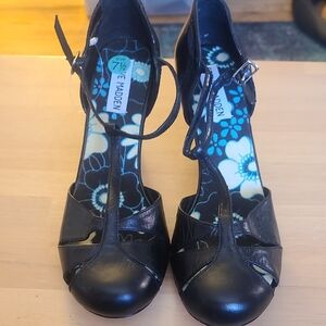 Steve Madden Black Strappy Heels